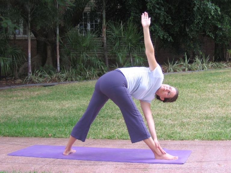 IMG_5920_spinal-twist in triangle small